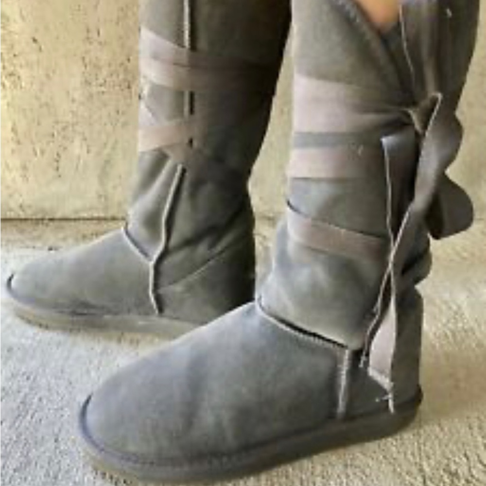 EMU Australia Women’s Gray Suede Merino Wool Lined Tie Up Mid Calf Boots
